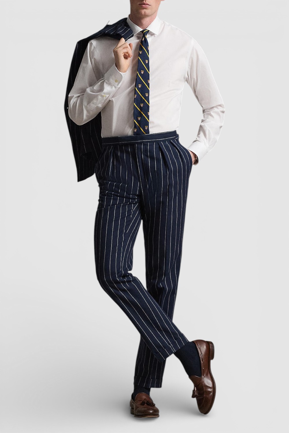 תמונת כל הלוק של חולצת כפתורים